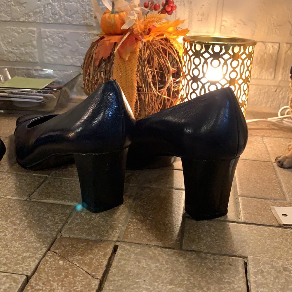 Etinenne Aigner Size 10M Black Leather Heels - Picture 6 of 6